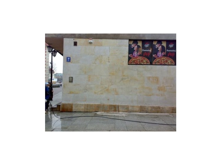 Elewacja z piaskowca po usunięciu graffit